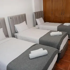 Host , Lisbona Portogallo